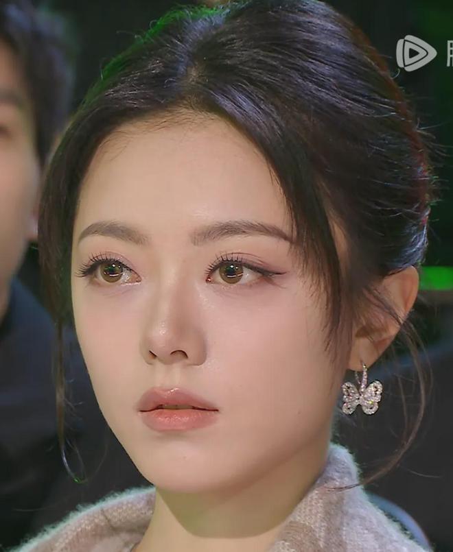 景甜牛奶肌惊艳林允好美杨超越妆容拉胯九游会网址是多少星光大赏明星怼脸图：(图8)