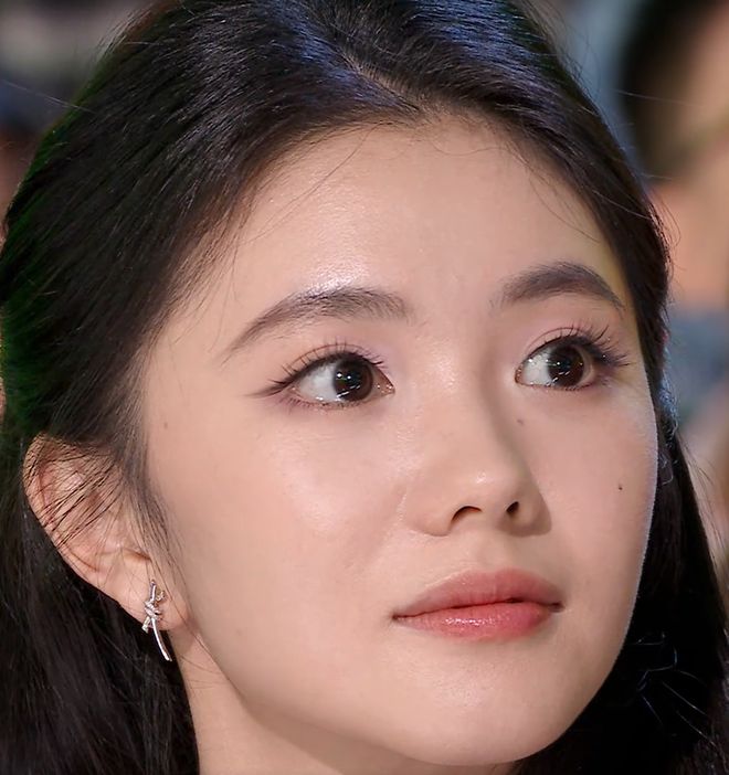 景甜牛奶肌惊艳林允好美杨超越妆容拉胯九游会网址是多少星光大赏明星怼脸图：(图18)
