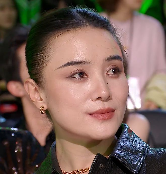 景甜牛奶肌惊艳林允好美杨超越妆容拉胯九游会网址是多少星光大赏明星怼脸图：(图24)