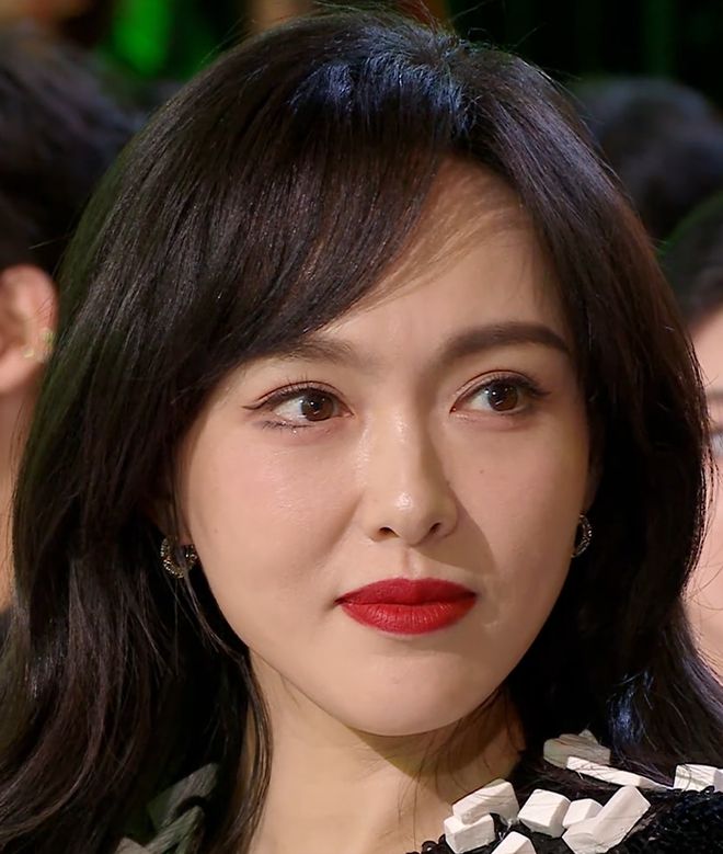 景甜牛奶肌惊艳林允好美杨超越妆容拉胯九游会网址是多少星光大赏明星怼脸图：(图28)