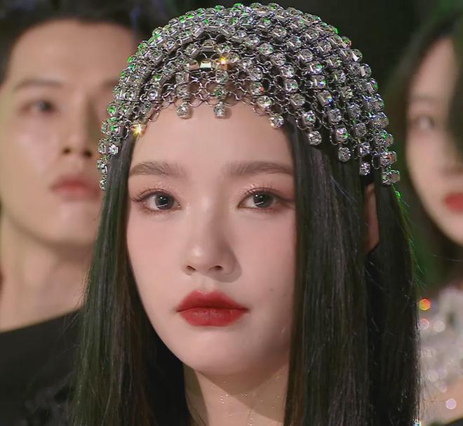 景甜牛奶肌惊艳林允好美杨超越妆容拉胯九游会网址是多少星光大赏明星怼脸图：(图29)