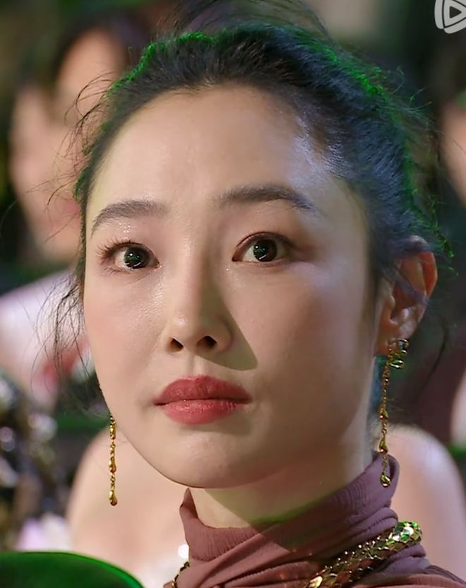 景甜牛奶肌惊艳林允好美杨超越妆容拉胯九游会网址是多少星光大赏明星怼脸图：(图36)
