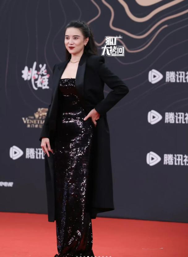 个个风情万种却被29岁三线小花抢风头九游会j9登陆澳门这一天内娱一线女星(图7)
