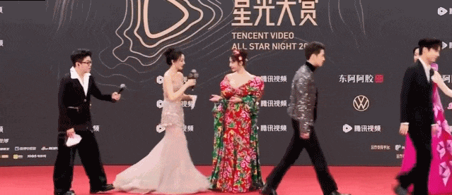 个个风情万种却被29岁三线小花抢风头九游会j9登陆澳门这一天内娱一线女星(图11)