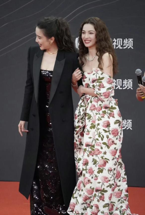 个个风情万种却被29岁三线小花抢风头九游会j9登陆澳门这一天内娱一线女星(图18)